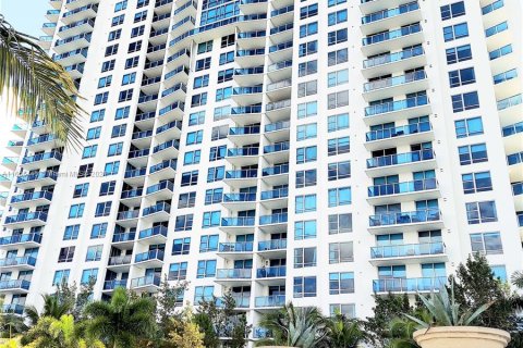 Condominio en venta en Sunrise, Florida, 2 dormitorios, 88.63 m2 № 1377688 - foto 1