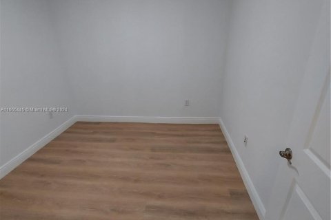 Condo in Sunrise, Florida, 2 bedrooms  № 1377688 - photo 23