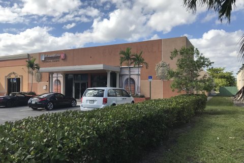 Immobilier commercial à vendre à West Palm Beach, Floride № 103172 - photo 9
