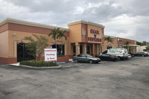 Propiedad comercial en venta en West Palm Beach, Florida № 103172 - foto 10