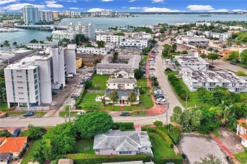 Immobilier commercial à vendre à Miami Beach, Floride: 535.49 m2 № 197139 - photo 25