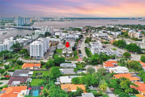 Immobilier commercial à vendre à Miami Beach, Floride: 535.49 m2 № 197139 - photo 24