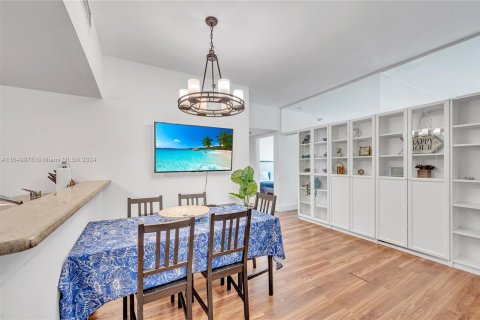 Condominio en venta en Miami Beach, Florida, 1 dormitorio, 67.82 m2 № 1333297 - foto 11