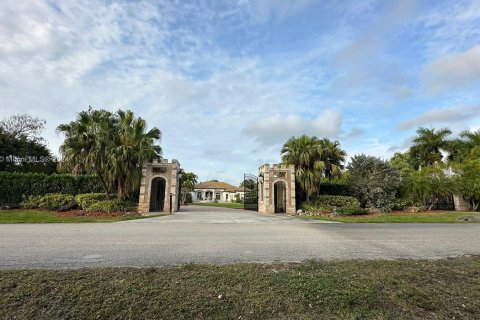 Villa ou maison à vendre à Naples, Floride: 5 chambres, 598.48 m2 № 1016069 - photo 5