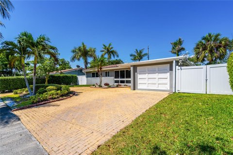 House in Deerfield Beach, Florida 3 bedrooms, 125.79 sq.m. № 1289090 - photo 4