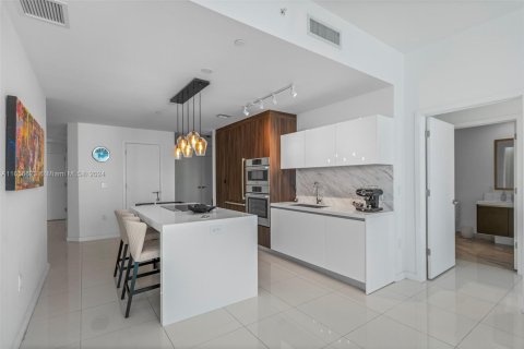 Condo in Miami, Florida, 2 bedrooms  № 1356895 - photo 6