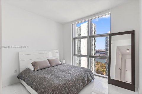 Condo in Miami, Florida, 2 bedrooms  № 1356895 - photo 17