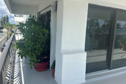 Copropriété à vendre à Miami Beach, Floride: 2 chambres, 108.51 m2 № 1356932 - photo 3