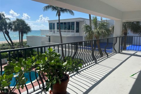 Copropriété à vendre à Miami Beach, Floride: 2 chambres, 108.51 m2 № 1356932 - photo 4