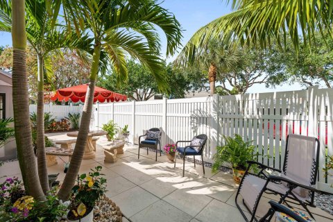 Townhouse in Jupiter, Florida 2 bedrooms, 144.37 sq.m. № 1081452 - photo 8