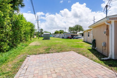 House in Vero Beach, Florida 3 bedrooms, 108.88 sq.m. № 1162953 - photo 5