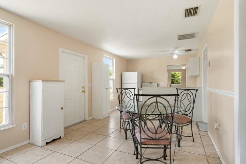 House in Vero Beach, Florida 3 bedrooms, 108.88 sq.m. № 1162953 - photo 27