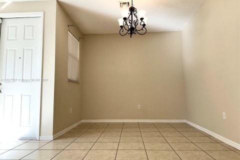 Townhouse in Homestead, Florida 3 bedrooms, 147.16 sq.m. № 1281728 - photo 6