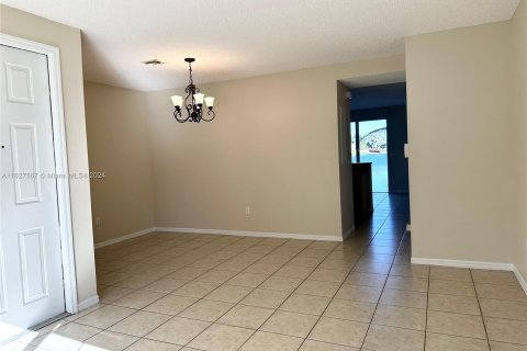 Townhouse in Homestead, Florida 3 bedrooms, 147.16 sq.m. № 1281728 - photo 7