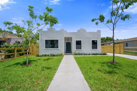 Casa en venta en West Palm Beach, Florida, 4 dormitorios № 1281727 - foto 1