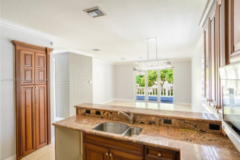 Villa ou maison à vendre à Miramar, Floride: 4 chambres, 233 m2 № 1154082 - photo 6