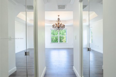 Villa ou maison à vendre à Miramar, Floride: 4 chambres, 233 m2 № 1154082 - photo 12