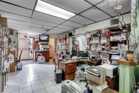 Propiedad comercial en venta en Miami, Florida № 1330687 - foto 6