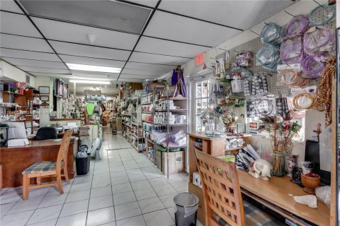 Propiedad comercial en venta en Miami, Florida № 1330687 - foto 5