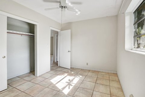 House in Fort Lauderdale, Florida 4 bedrooms, 151.43 sq.m. № 833004 - photo 10