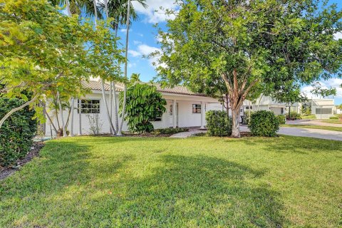 House in Fort Lauderdale, Florida 4 bedrooms, 151.43 sq.m. № 833004 - photo 24