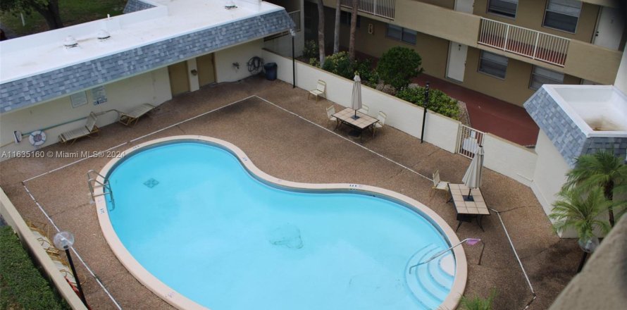 Condo in Sunrise, Florida, 2 bedrooms  № 1304853