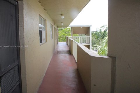 Condo in Sunrise, Florida, 2 bedrooms  № 1304853 - photo 24