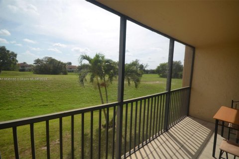 Condo in Lauderhill, Florida, 2 bedrooms  № 1304852 - photo 12