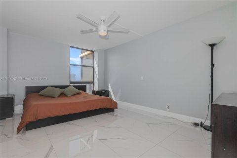 Condo in Aventura, Florida, 1 bedroom  № 1239401 - photo 15