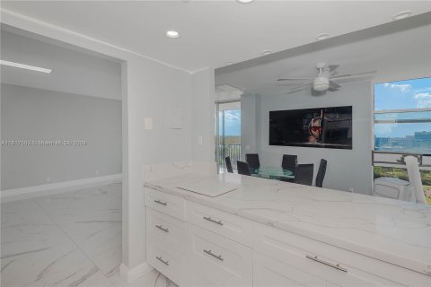 Condo in Aventura, Florida, 1 bedroom  № 1239401 - photo 13