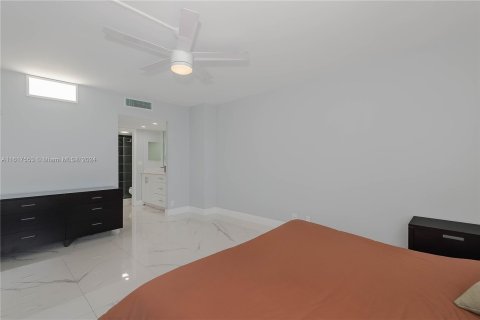 Condo in Aventura, Florida, 1 bedroom  № 1239401 - photo 16