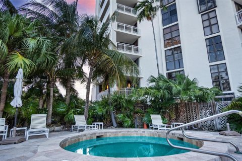 Condo in Miami, Florida, 2 bedrooms  № 1239411 - photo 26