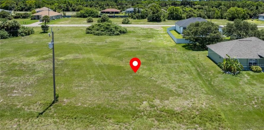 Land in Cape Coral, Florida № 1083121