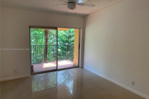 Condo in Plantation, Florida, 2 bedrooms  № 1410672 - photo 4