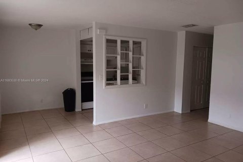 Commercial property in Tamarac, Florida 258.45 sq.m. № 1410724 - photo 13