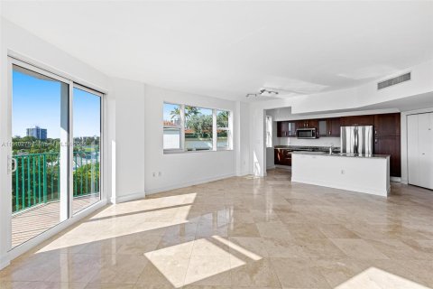 Condo in Aventura, Florida, 3 bedrooms  № 935979 - photo 1