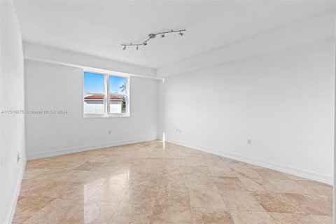 Condo in Aventura, Florida, 3 bedrooms  № 935979 - photo 7