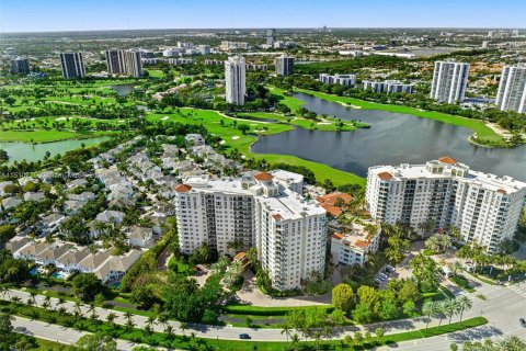 Condo in Aventura, Florida, 3 bedrooms  № 935979 - photo 27