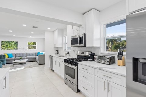 Casa en venta en Hollywood, Florida, 5 dormitorios, 145.95 m2 № 1281721 - foto 5