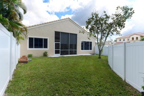 House in West Palm Beach, Florida 3 bedrooms, 207.82 sq.m. № 925412 - photo 26