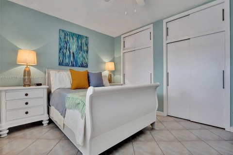 Condominio en venta en North Miami Beach, Florida, 1 dormitorio, 63.92 m2 № 868366 - foto 11