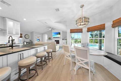 Villa ou maison à vendre à Punta Gorda, Floride: 4 chambres, 219.9 m2 № 830835 - photo 9