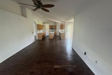 Villa ou maison à vendre à Kissimmee, Floride: 3 chambres, 183.2 m2 № 1307130 - photo 2