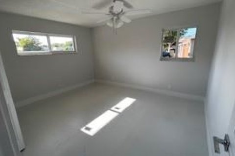 House in Plantation, Florida 4 bedrooms, 218.13 sq.m. № 1134883 - photo 13