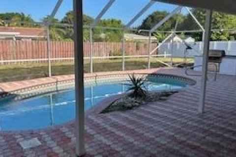 House in Plantation, Florida 4 bedrooms, 218.13 sq.m. № 1134883 - photo 6