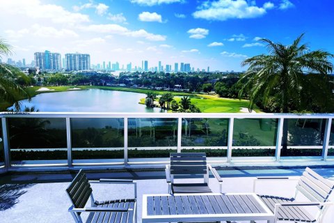 Condo in Miami Beach, Florida, 1 bedroom  № 1134887 - photo 26