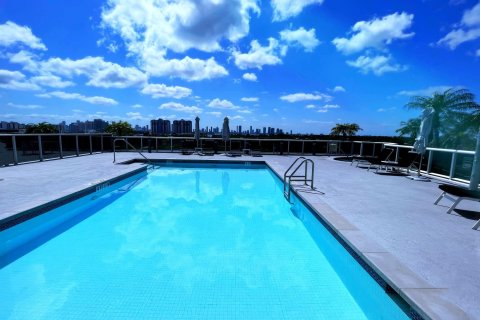 Condo in Miami Beach, Florida, 1 bedroom  № 1134887 - photo 25