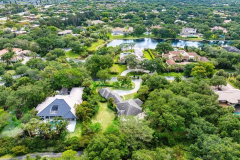 House in Delray Beach, Florida 4 bedrooms, 306.67 sq.m. № 1134885 - photo 1