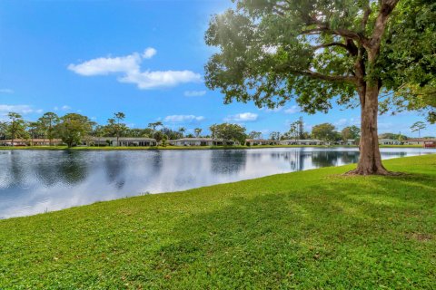 House in Delray Beach, Florida 2 bedrooms, 113.34 sq.m. № 1224673 - photo 25