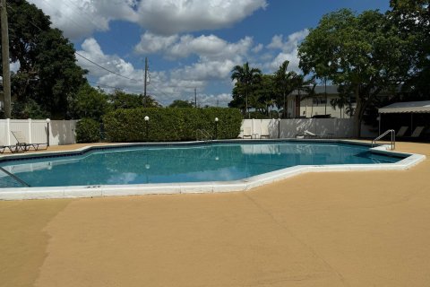 Condominio en venta en Oakland Park, Florida, 1 dormitorio, 69.68 m2 № 1224720 - foto 11